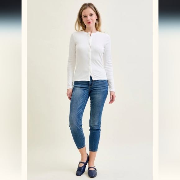 Judy Blue Denim - Judy Blue /  Abbey Relaxed Fit Blue Denim Jeans